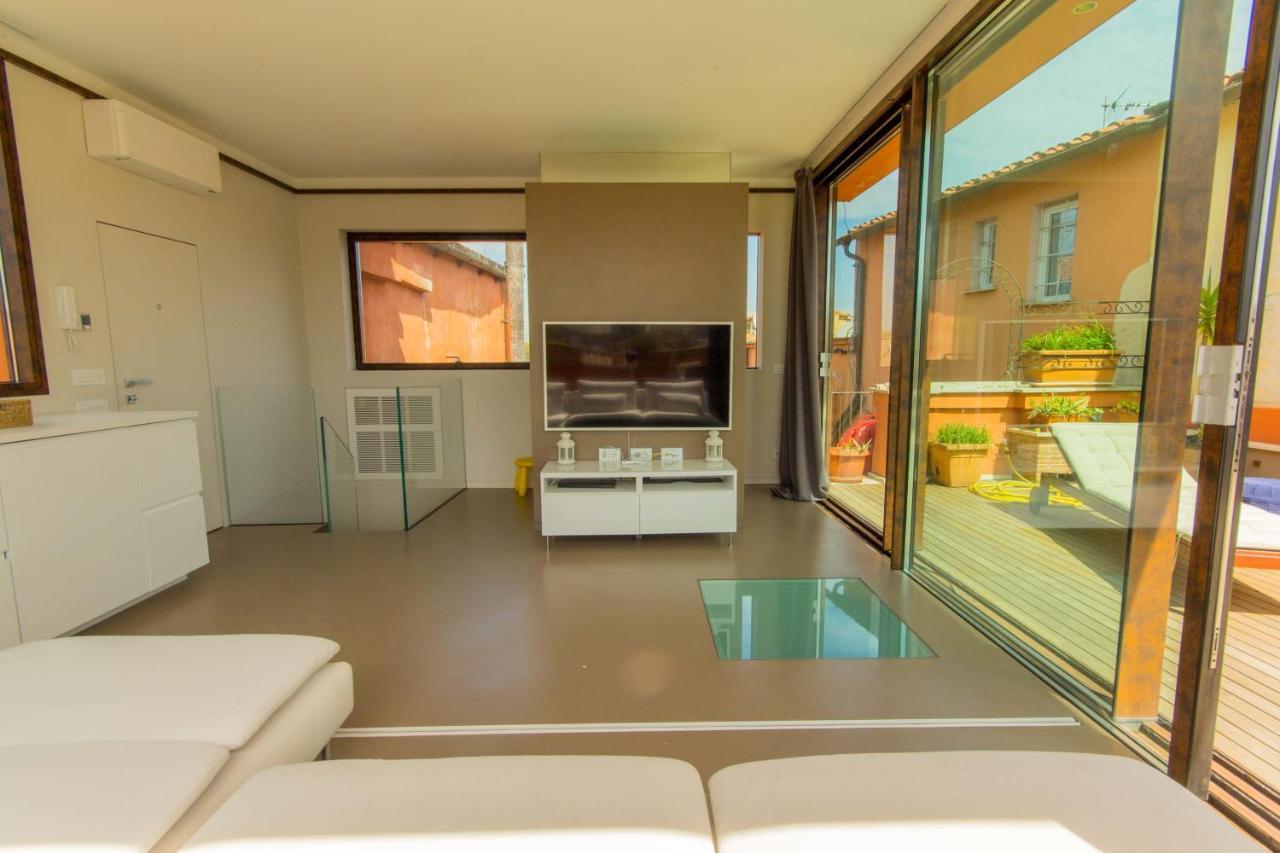 Pelliccia 11 Trastevere Penthouse ローマ エクステリア 写真